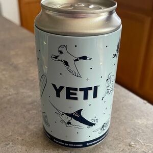 yeti beer soda can storage container. New